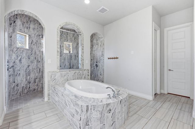 468 Lloyd LN, Dripping Springs, TX 78620