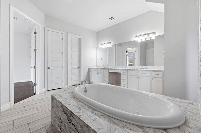 468 Lloyd LN, Dripping Springs, TX 78620