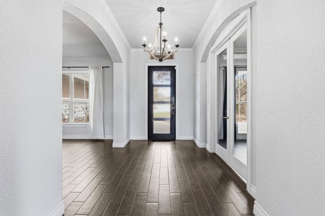 468 Lloyd LN, Dripping Springs, TX 78620