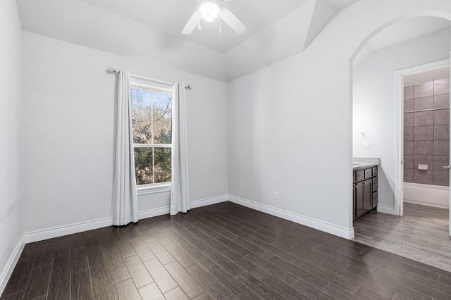 468 Lloyd LN, Dripping Springs, TX 78620