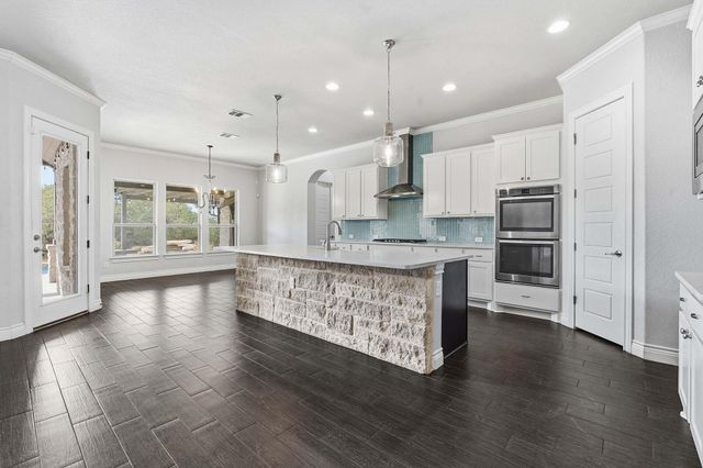 468 Lloyd LN, Dripping Springs, TX 78620