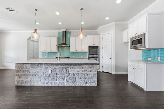 468 Lloyd LN, Dripping Springs, TX 78620