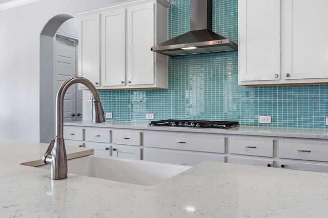 468 Lloyd LN, Dripping Springs, TX 78620