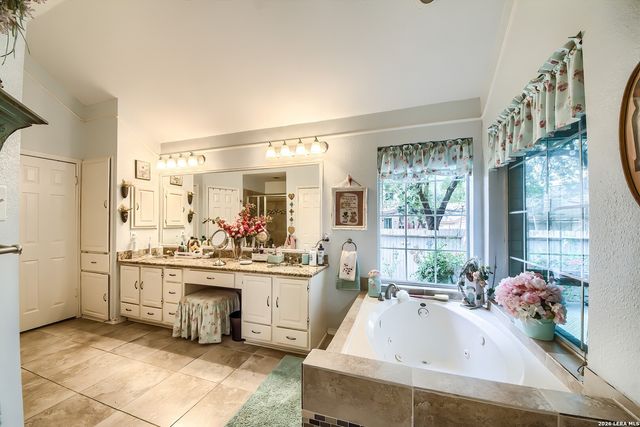 13815 Ridge Farm, San Antonio, TX 78230