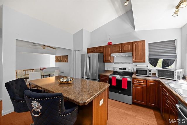 12 Hillwood Drive, Caseyville, IL 62232