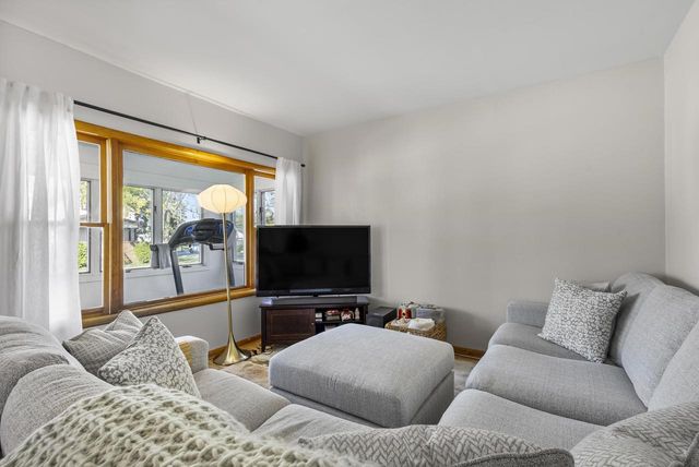 1109 ARTHUR AVENUE, Oshkosh, WI 54902