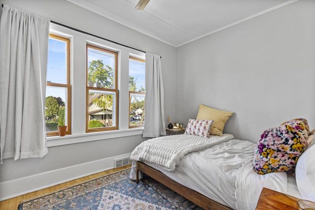 1109 ARTHUR AVENUE, Oshkosh, WI 54902