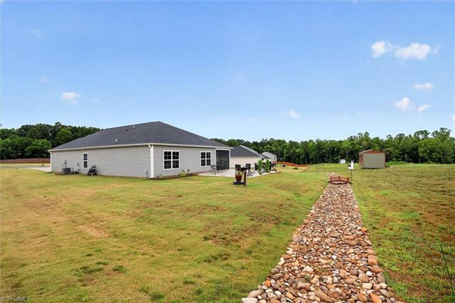 196 Beebop Lane, Lexington, NC 27295