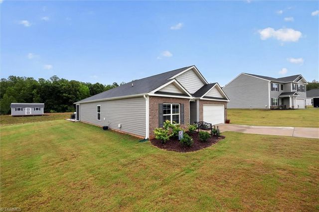 196 Beebop Lane, Lexington, NC 27295