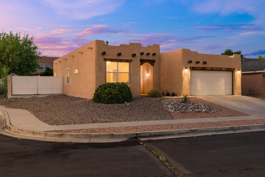 7419 KINGFISHER Court NW, Albuquerque, NM 87114