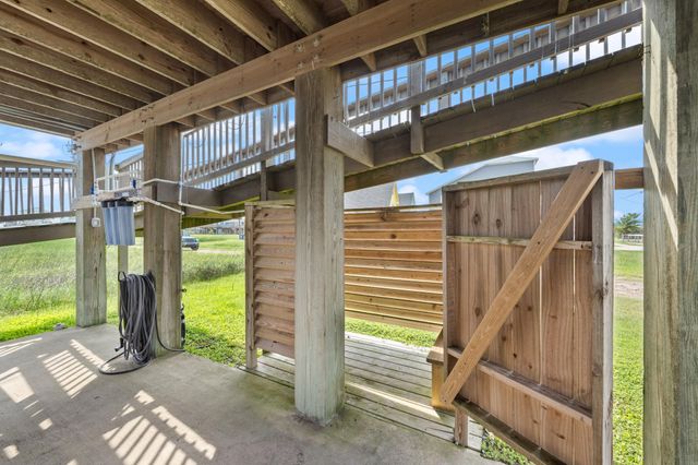 818 Surf Drive, Surfside Beach, TX 77541