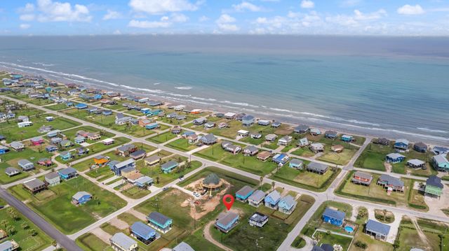818 Surf Drive, Surfside Beach, TX 77541