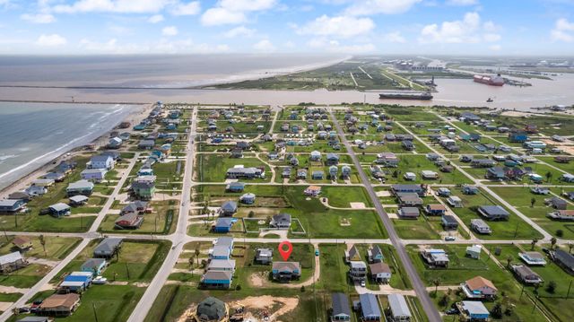 818 Surf Drive, Surfside Beach, TX 77541