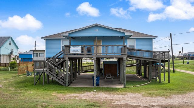 818 Surf Drive, Surfside Beach, TX 77541