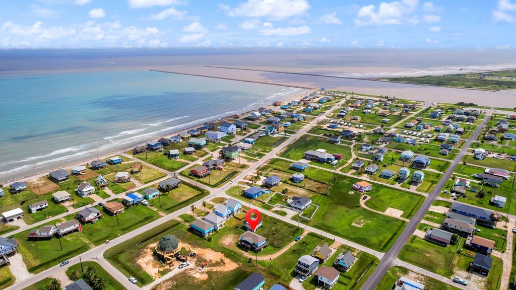 818 Surf Drive, Surfside Beach, TX 77541