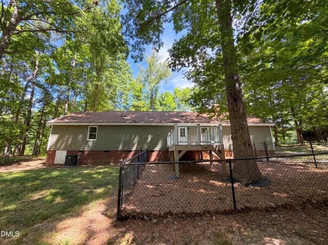 102 Lakeside Farm Road, Zebulon, NC 27597