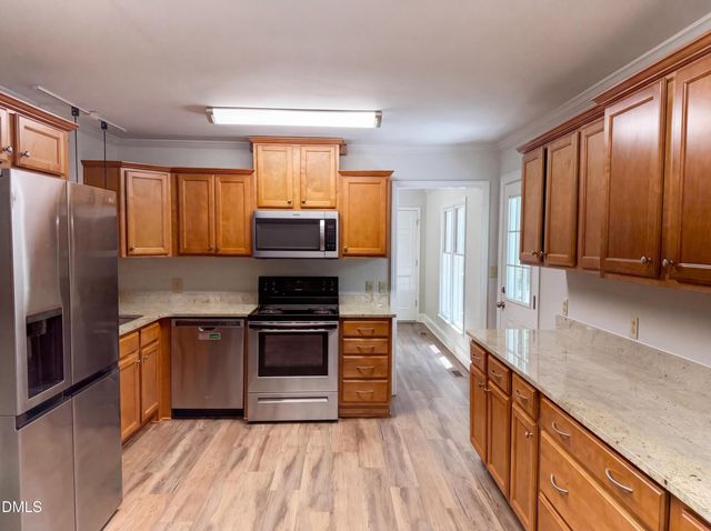 102 Lakeside Farm Road, Zebulon, NC 27597