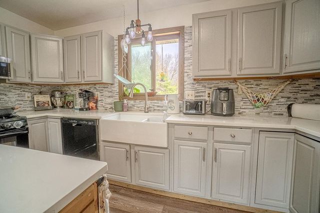 3392 W 3rd Lane, Oxford, WI 53952