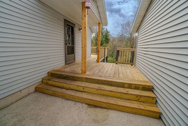 3392 W 3rd Lane, Oxford, WI 53952