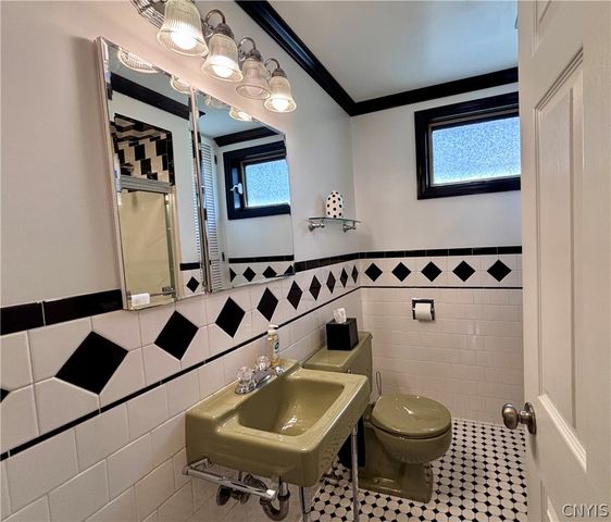 1672 Seymour Avenue, Utica, NY 13501