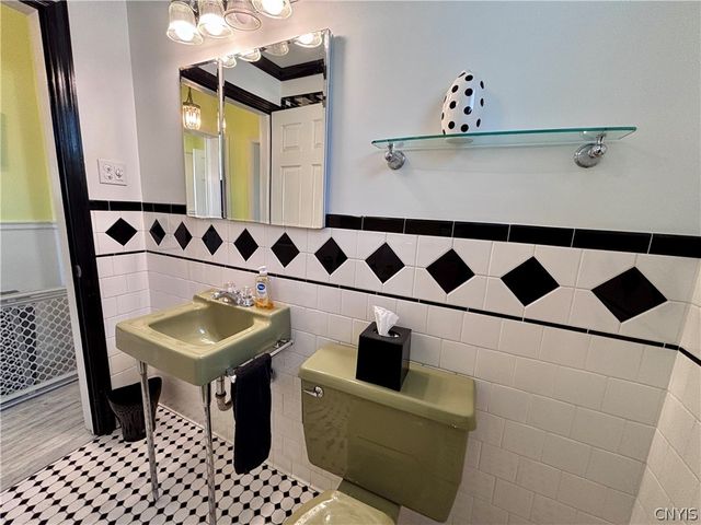 1672 Seymour Avenue, Utica, NY 13501