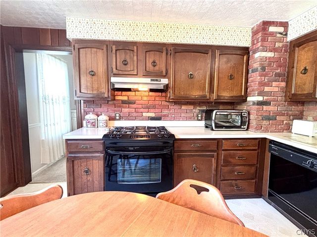 1672 Seymour Avenue, Utica, NY 13501