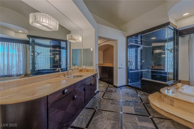 72 Innisbrook Avenue, Las Vegas, NV 89113