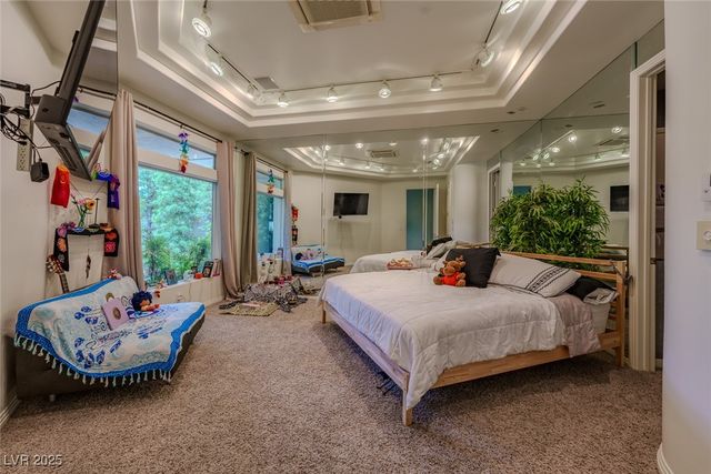 72 Innisbrook Avenue, Las Vegas, NV 89113