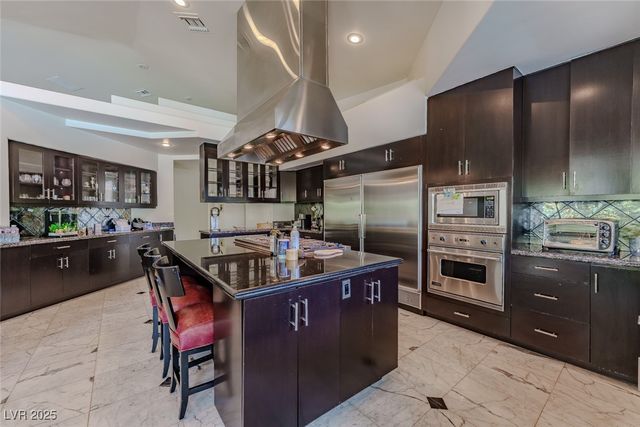 72 Innisbrook Avenue, Las Vegas, NV 89113