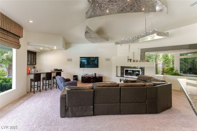 72 Innisbrook Avenue, Las Vegas, NV 89113