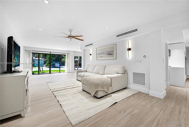 3305 NE 15th St, Fort Lauderdale, FL 33304