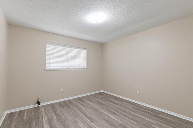 233 W Tri Oaks Lane 0233, Houston, TX 77043