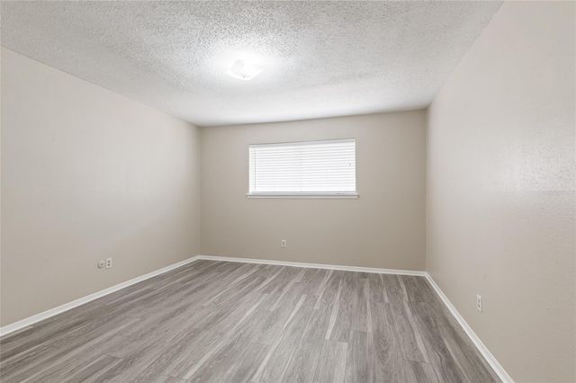 233 W Tri Oaks Lane 0233, Houston, TX 77043