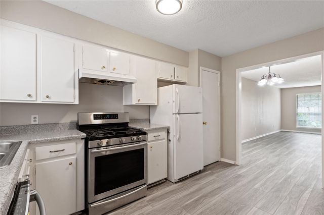 233 W Tri Oaks Lane 0233, Houston, TX 77043