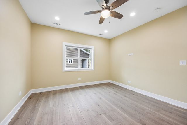 1114 N Broadway Avenue, Melrose Park, IL 60160