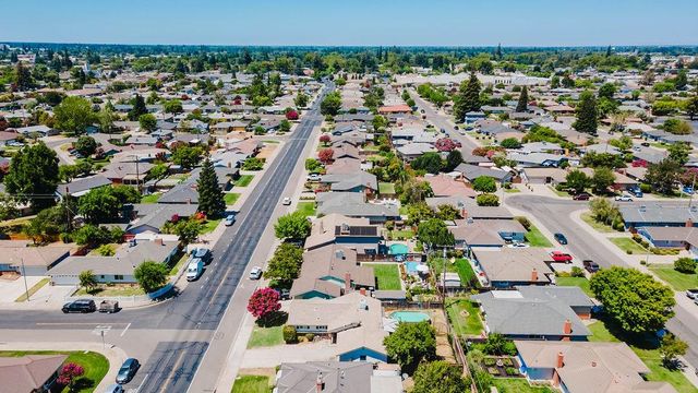 800 S Crescent Ave, Lodi, CA 95240