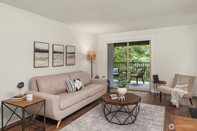 14618 NE 81st St, Redmond, WA 98052