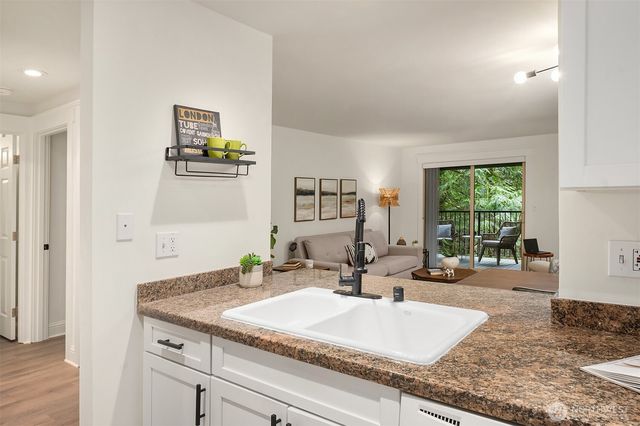 14618 NE 81st St, Redmond, WA 98052