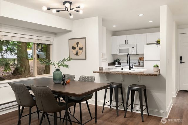 14618 NE 81st St, Redmond, WA 98052