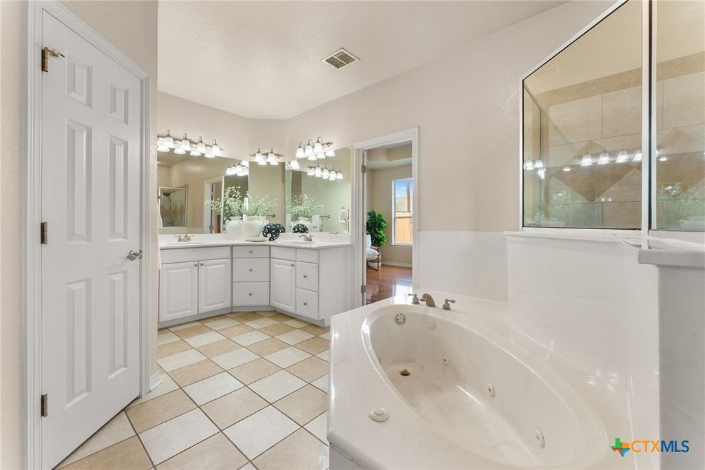 Image 17 of property listing at 4012 Creekview Trail, Temple, TX 76504