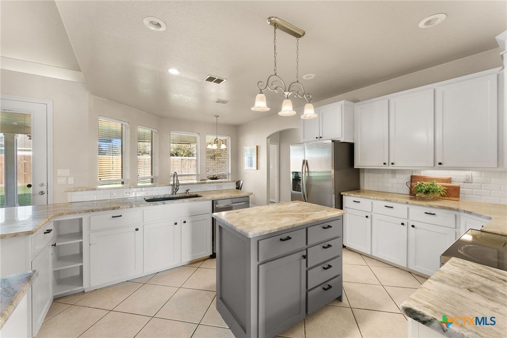 Image 21 of property listing at 4012 Creekview Trail, Temple, TX 76504