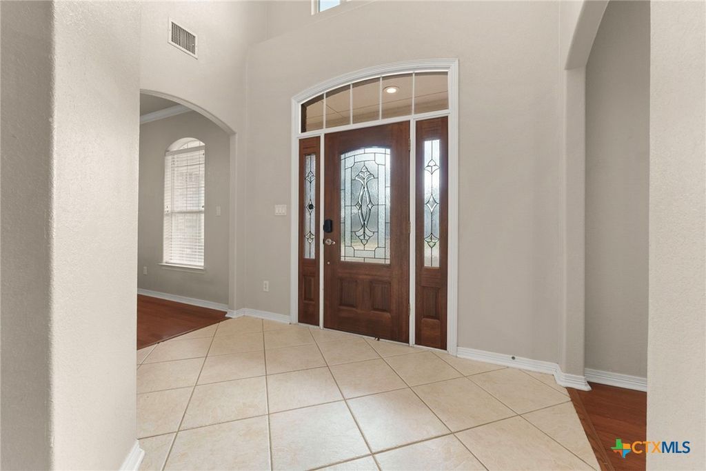 Image 4 of property listing at 4012 Creekview Trail, Temple, TX 76504