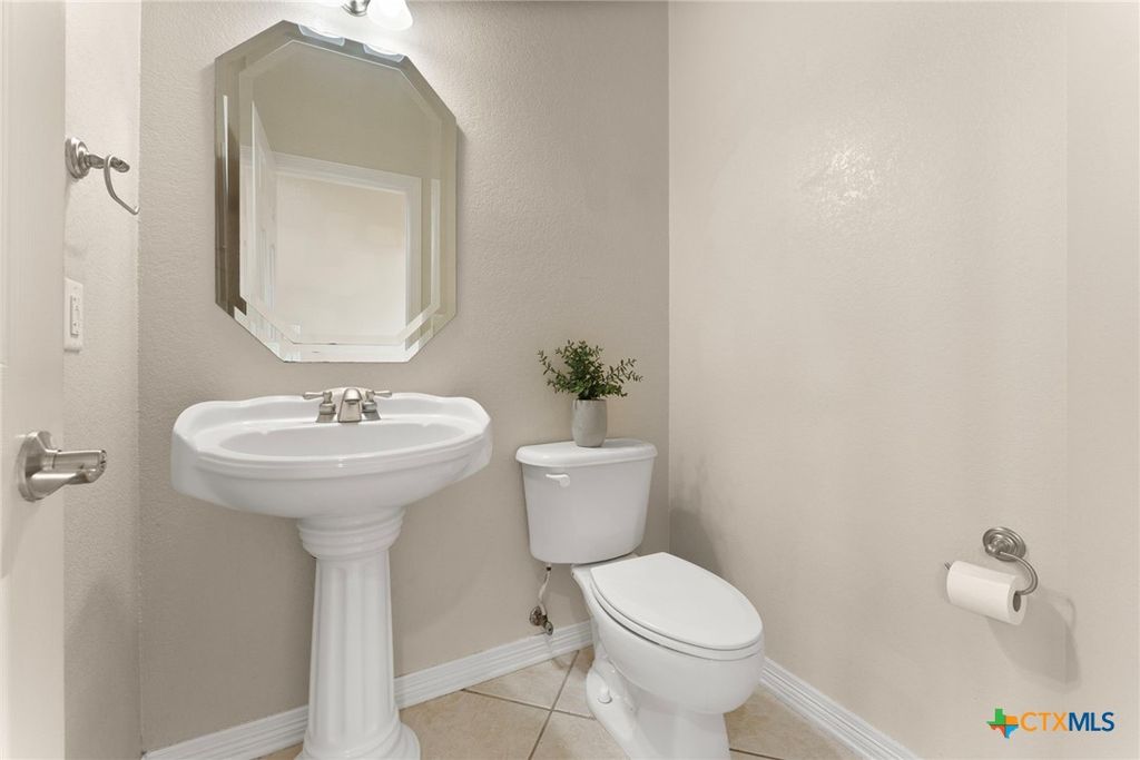 Image 8 of property listing at 4012 Creekview Trail, Temple, TX 76504