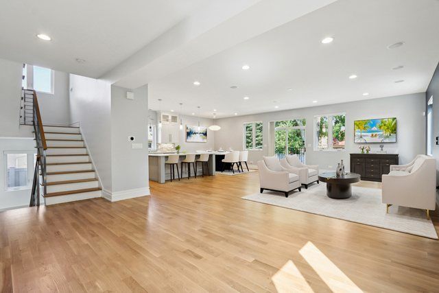 6339 N Leona Avenue, Chicago, IL 60646