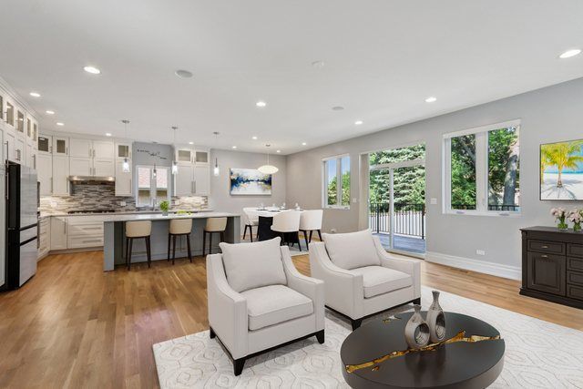 6339 N Leona Avenue, Chicago, IL 60646