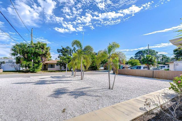 4444 17TH STREET W B, Bradenton, FL 34207