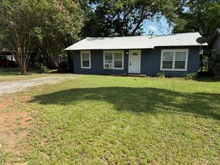 2110 W Bond Street, Denison, TX 75020