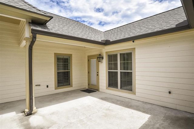 1127 Benvue Drive, Lake Charles, LA 70605