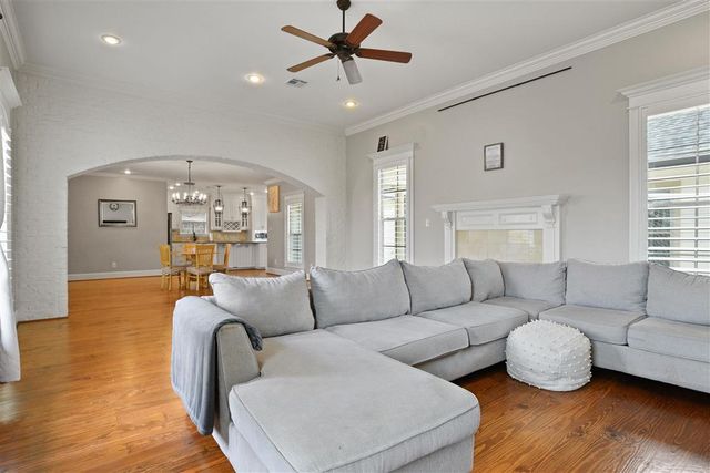 1127 Benvue Drive, Lake Charles, LA 70605