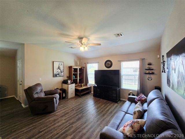 2801 Lariat Lane, Claremore, OK 74017
